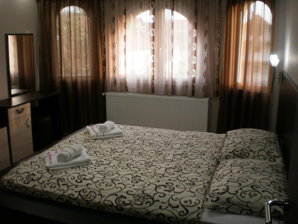 Garni Hotel Kaca Kragujevac Habitación foto